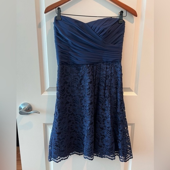 David's Bridal Short Bridesmaid Dress with Sweetheart Neckline - Picture 3 of 16